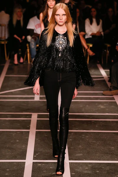 Look 47